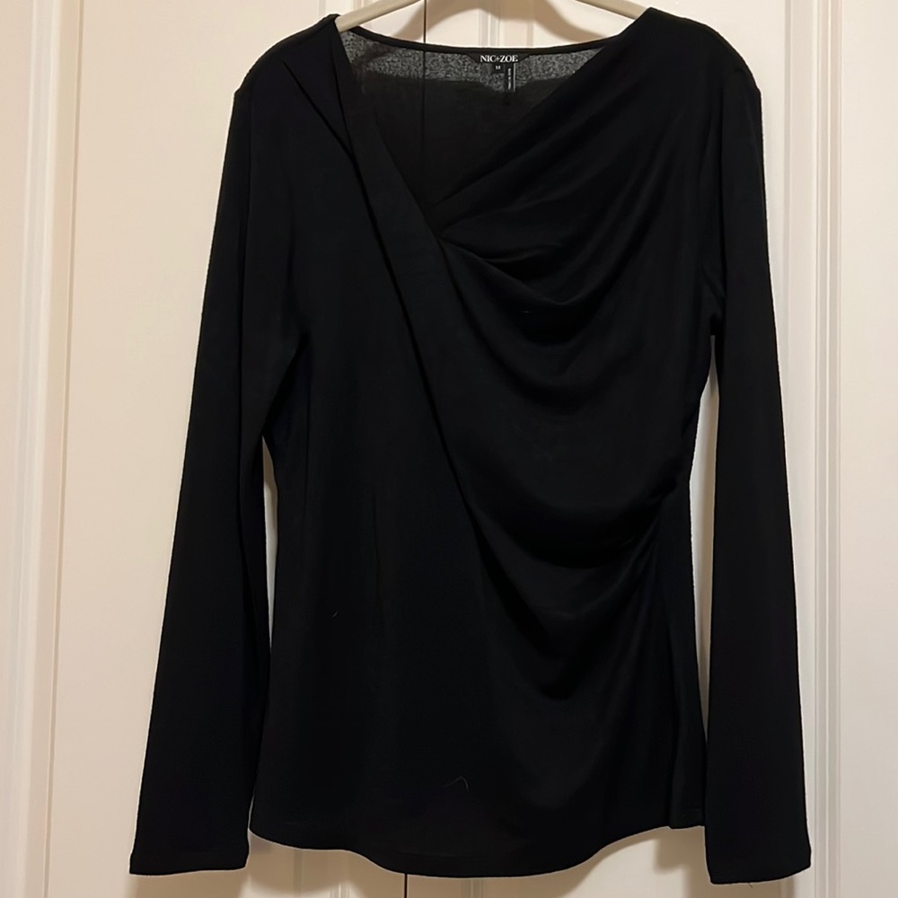 Nic + Zoe asymmetric top